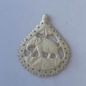 Boho Chic pendant charm piece elephant Coachella fashion vintage estate Jewelry